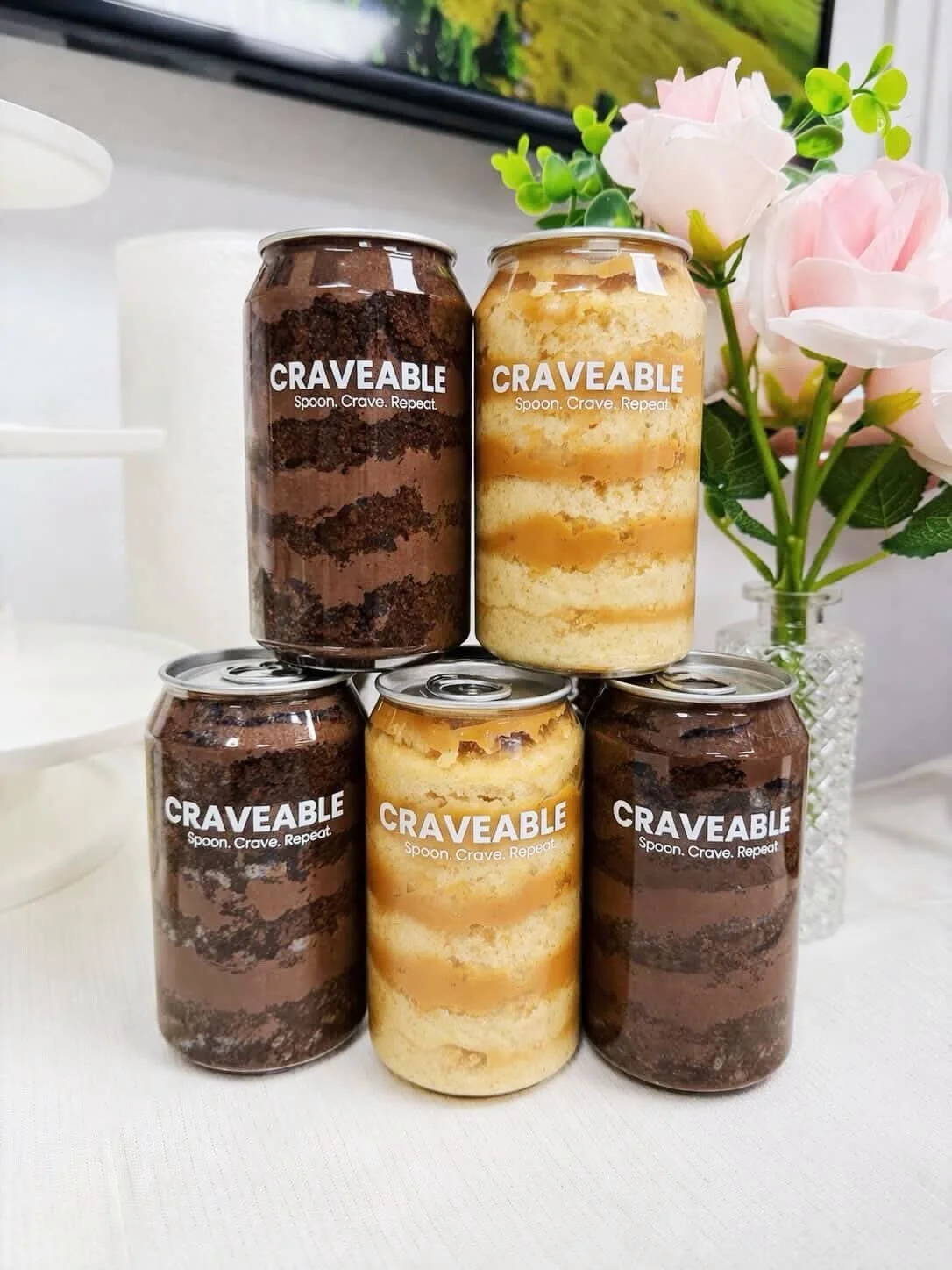 ✨ VENDOR SPOTLIGHT ✨

If you have a sweet tooth&hellip; @craveable._.co for YOU 🤭

They&rsquo;ll be bringing the most craveable treats featuring delicious cake cans and fresh baked goodies ✨ 
Every item is made with love and packed with flavor, maki