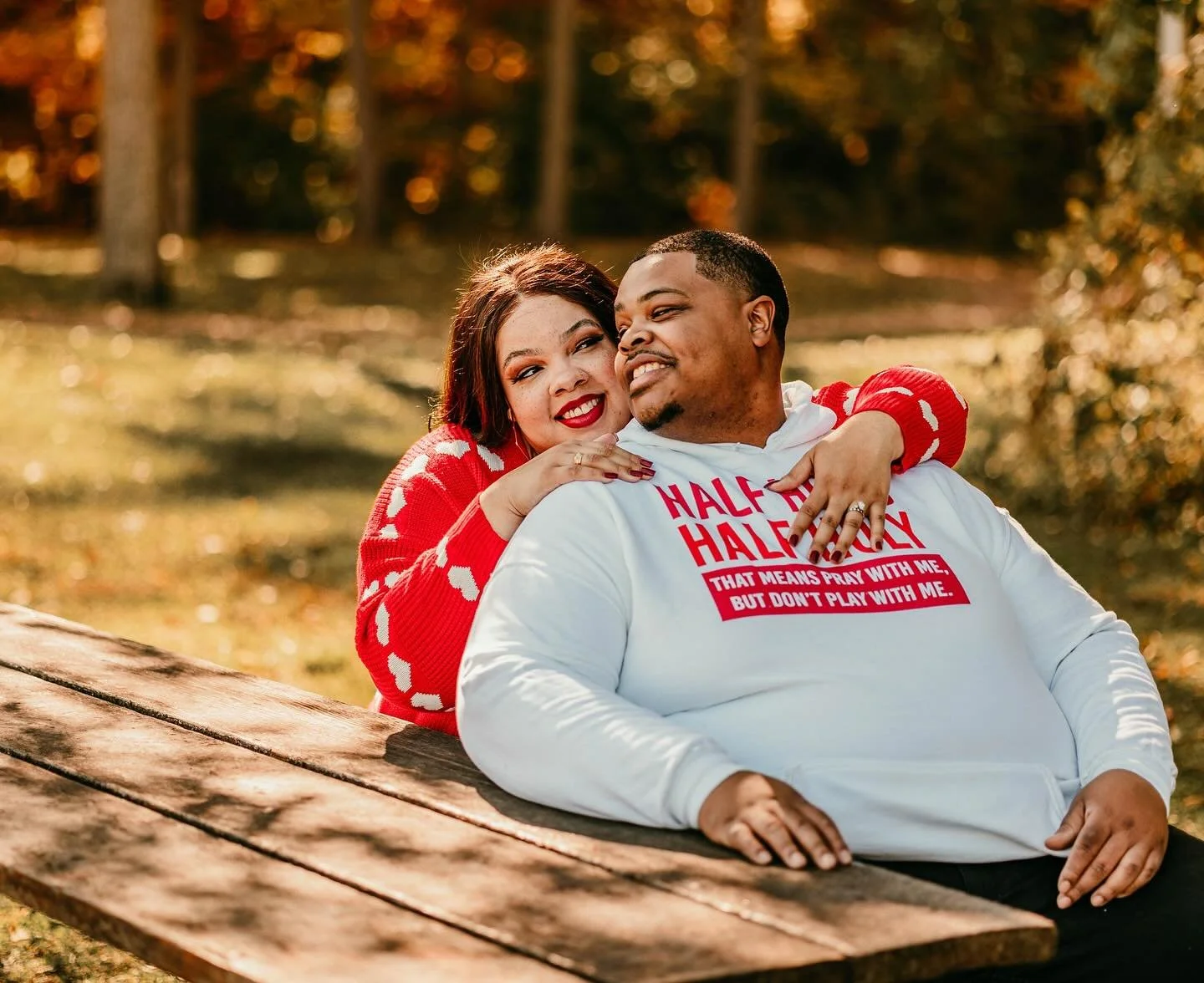 Love isn&rsquo;t always grand gestures. Sometimes it&rsquo;s the quiet steady kind that shows up every single day.
#LoveInTheLittleThings #MetroDetroitPhotographer #CouplesPhotography #FamilyPhotosWithHeart #MacombPhotographer #EverydayLove #Captured