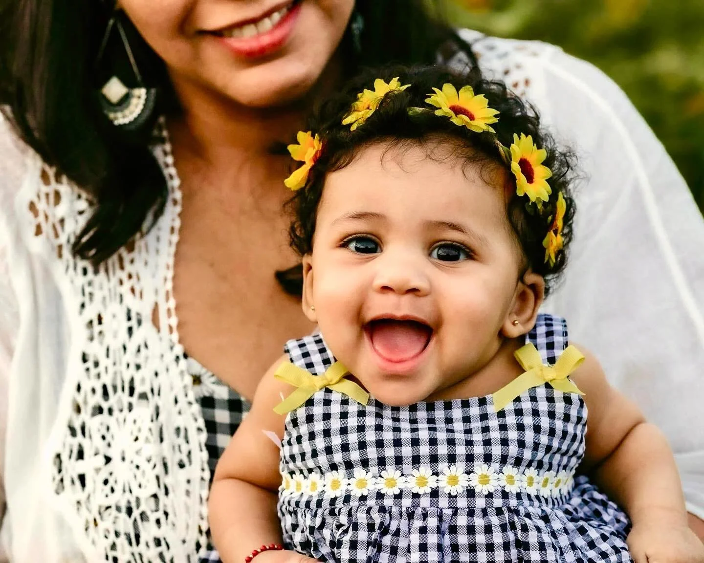 A little throwback to one of my favorite sunflower sessions 🌻
I can&rsquo;t wait to see everyone this Saturday! There are still a few spots left✨

#sunflowerminissession #sunflowerminis #sunflowerphotography #sunflowerphotoshoot #michiganphotographe
