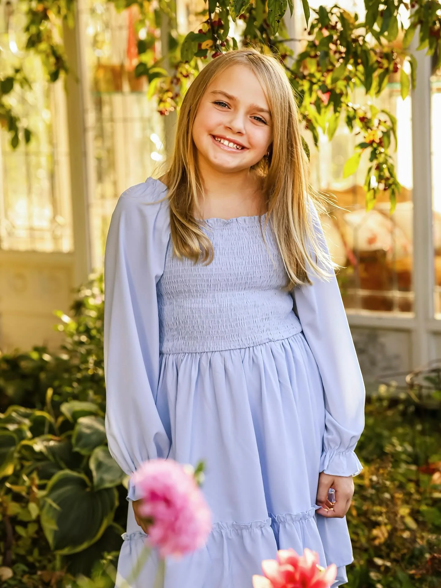 Happy Friday, friends!
Here&rsquo;s your reminder to slow down this weekend and soak in the little moments ✨ the laughter, the hugs, the chaos, and the love that makes your family yours!