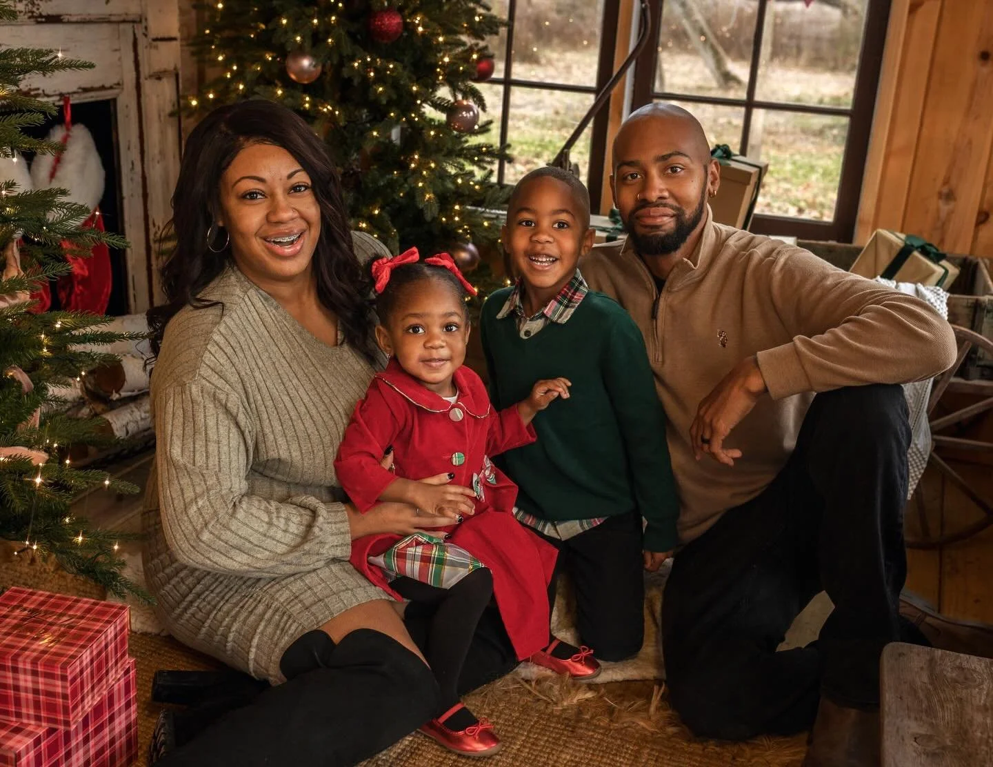 I want to take a moment to say thank you from the bottom of my heart to every family who trusted me this year.

Thank you for inviting me into your lives. For letting me capture your laughter, your chaos, your quiet moments, and the love you share. B