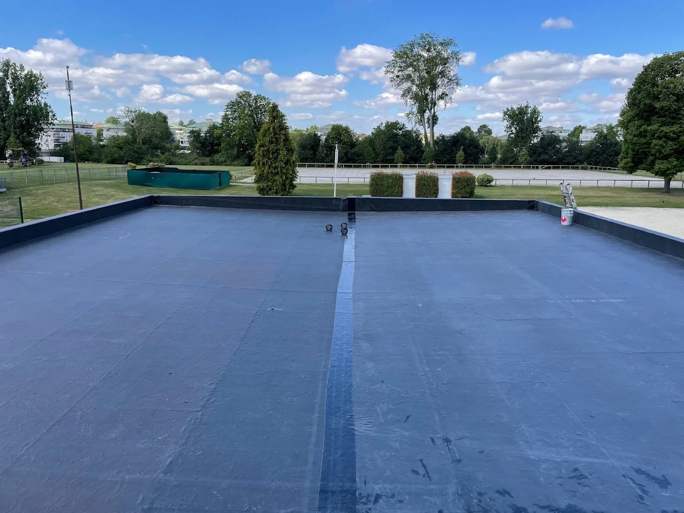 showroom mantes la jolie couvreur toiture rénovation entretien démoussage yvelines 78 tuiles zinguerie