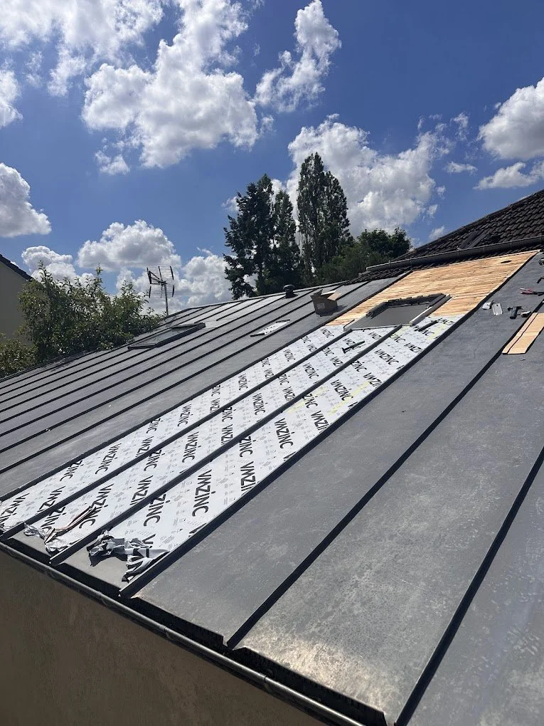 showroom mantes la jolie couvreur toiture rénovation entretien démoussage yvelines 78 tuiles zinguerie