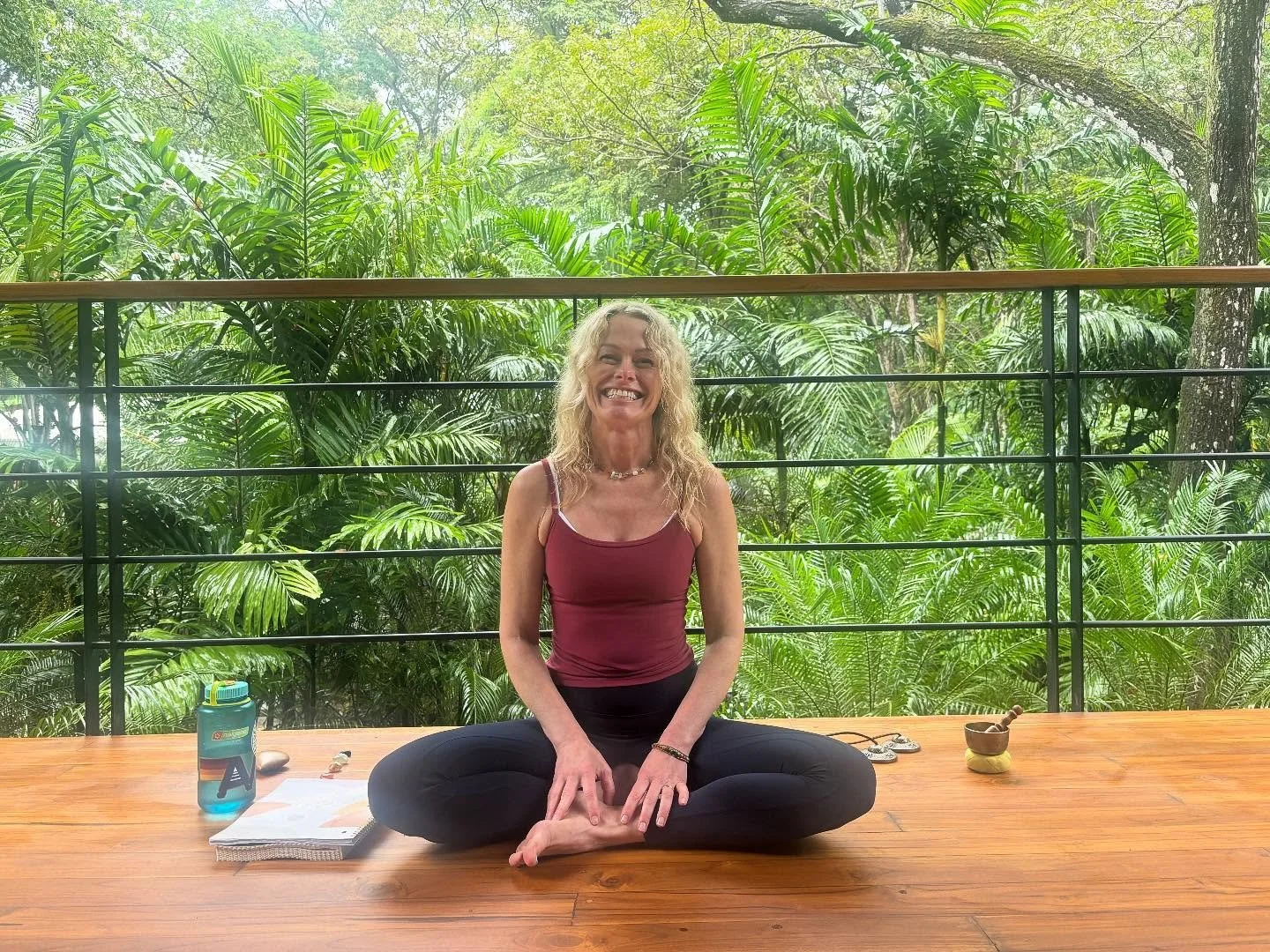 Back to (your) Nature Retreat week one is under way❣️ Beach hair and smiles all around. 🌊✨ @jodi_m_perrin