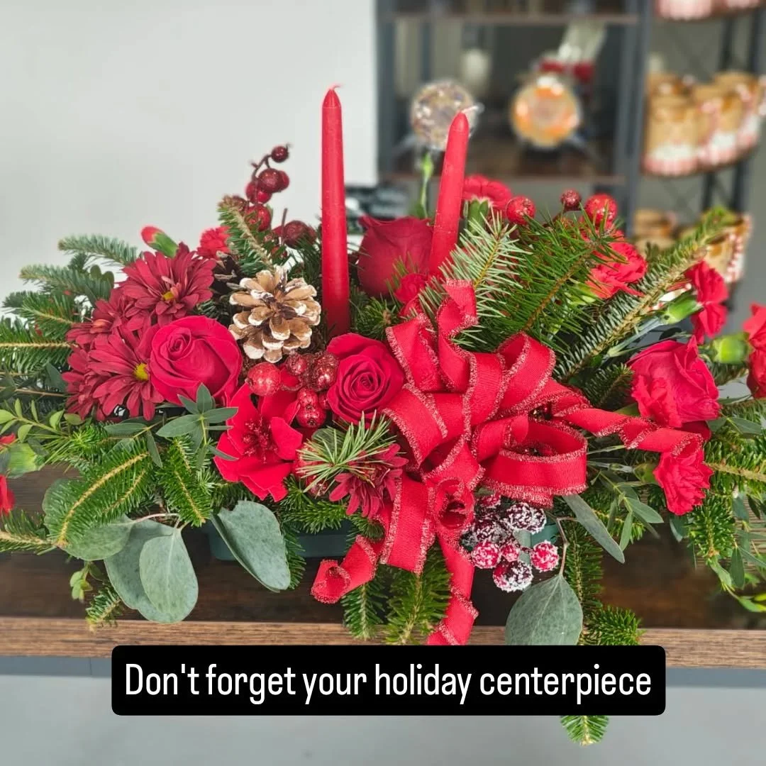 Order your holiday centerpiece while there's still time! We also offer gift items like mugs, candles, plush, and more. 

Oh My Daisies 68 Heritage Dr Palmyra VA located by Papa John's outside of Lake Monticello. 

#flowers #giftshop #giftideas