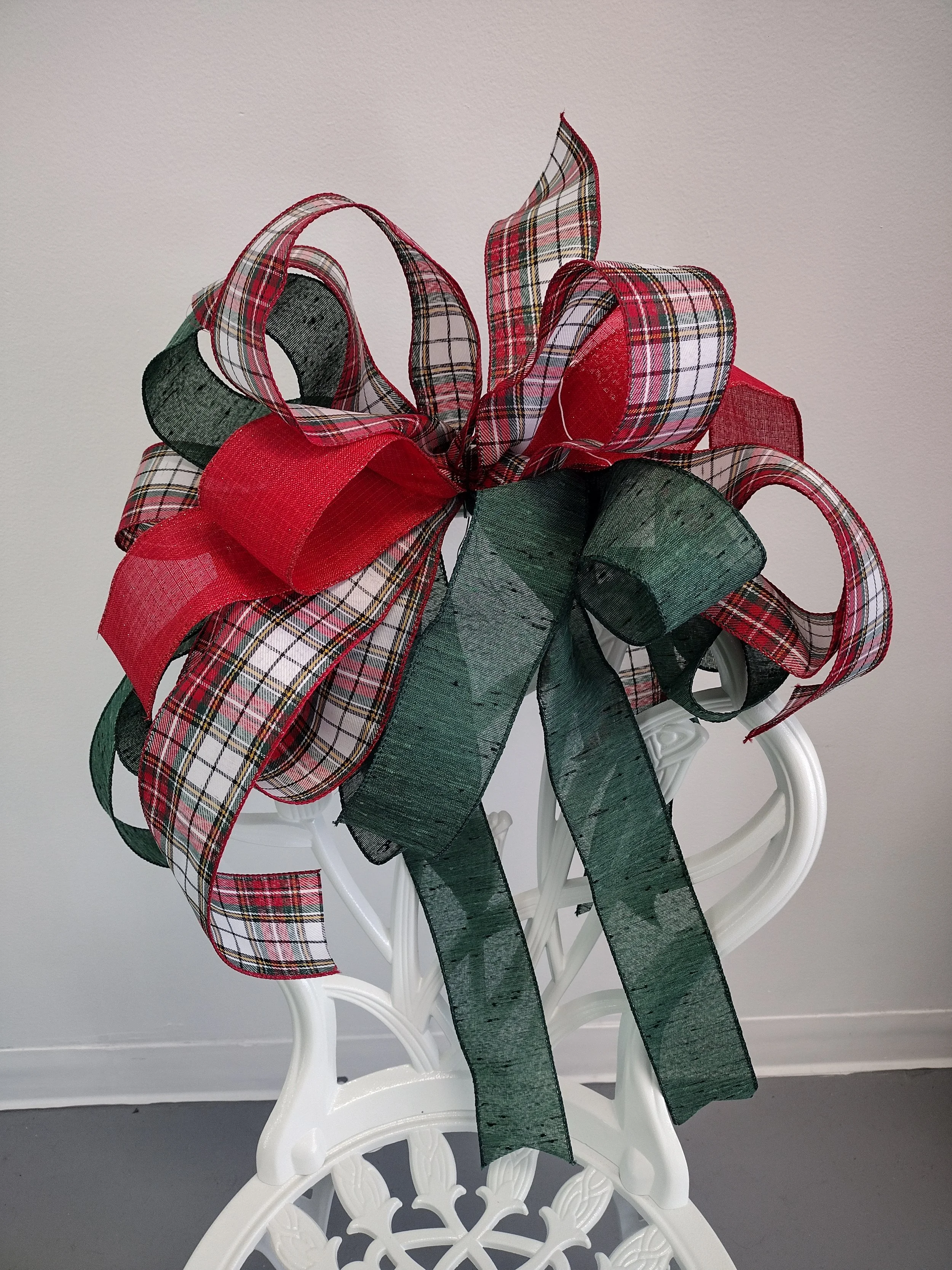 Festive Holiday Wired Bow 18"