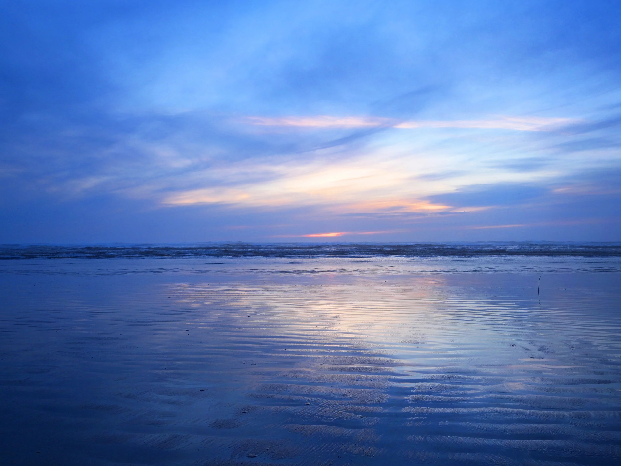 Cloudy Sunset March 25 2025 Seaside OR.jpg