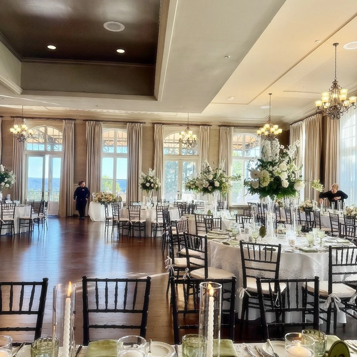 The Berkshires represented with stunning vistas and a ballroom to celebrate!  Would love to create for you!
Barns to ballrooms and everything in between !
