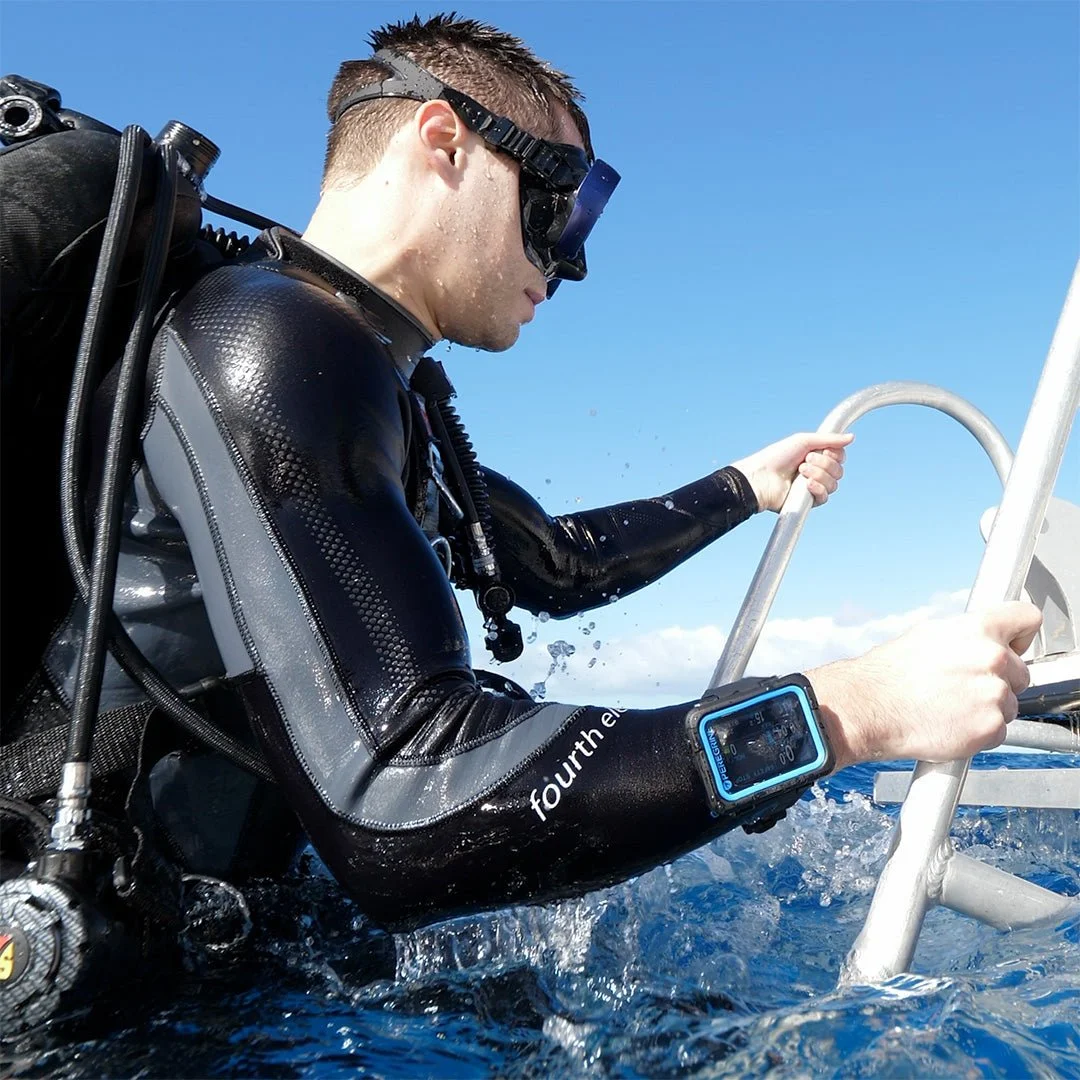 15 - Peregrine_diver_Surfacing_climbing_on_boat.jpg
