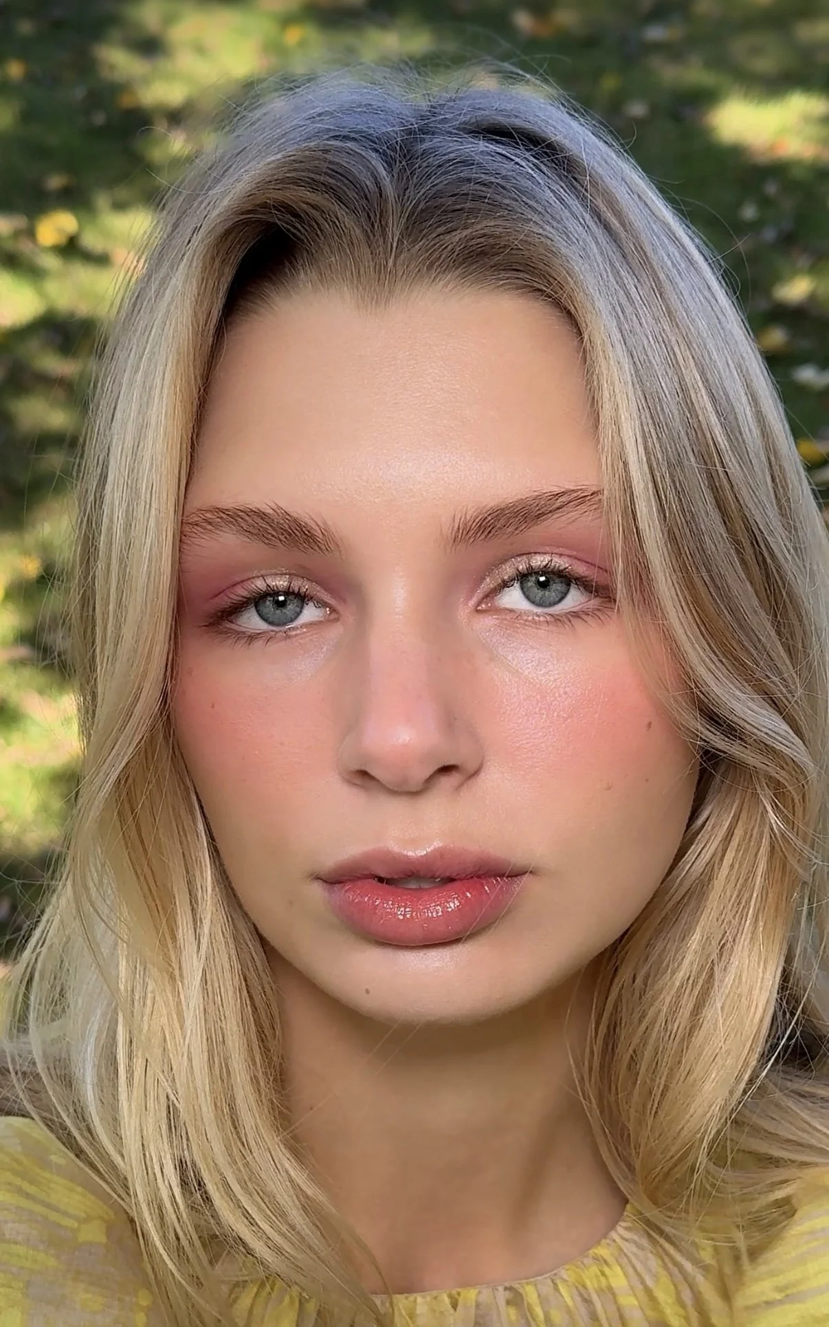 beauty makeup by Victoria Buckley Makeup Artist, using Pat McGrath eye makeup . Juicy lips, fresh no makeup makeup, shimmer eyes
