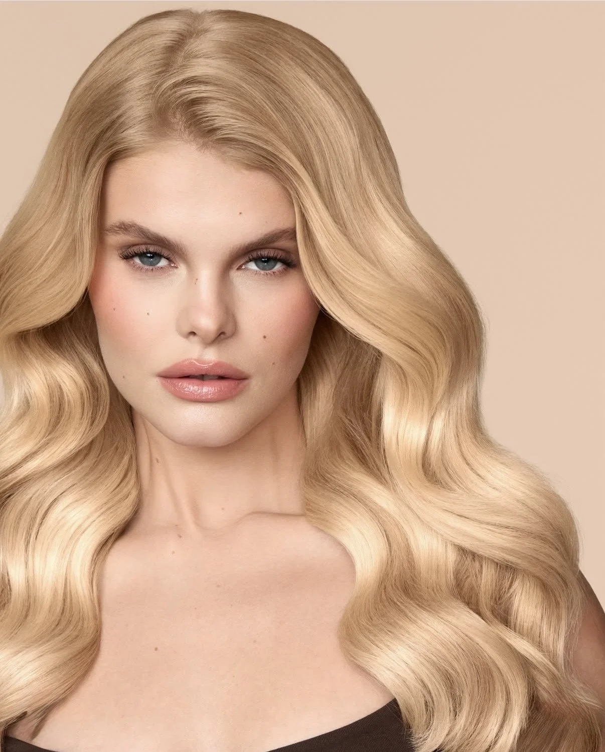 Assisted Ben Sun Makeup, Photographer Jayden Fa