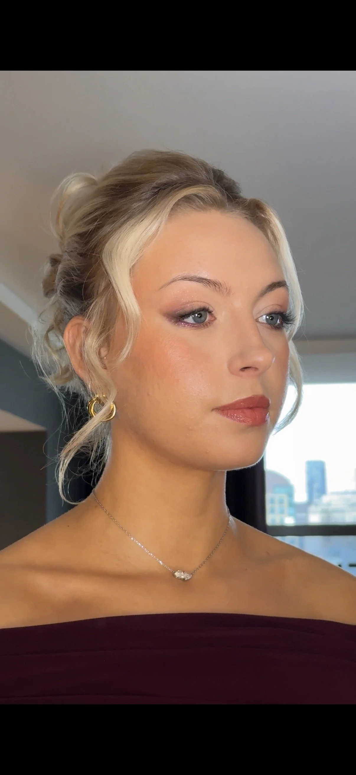 The Brits 2026 - Red Carpet Makeup by Victoria Buckley for Mia Challiner