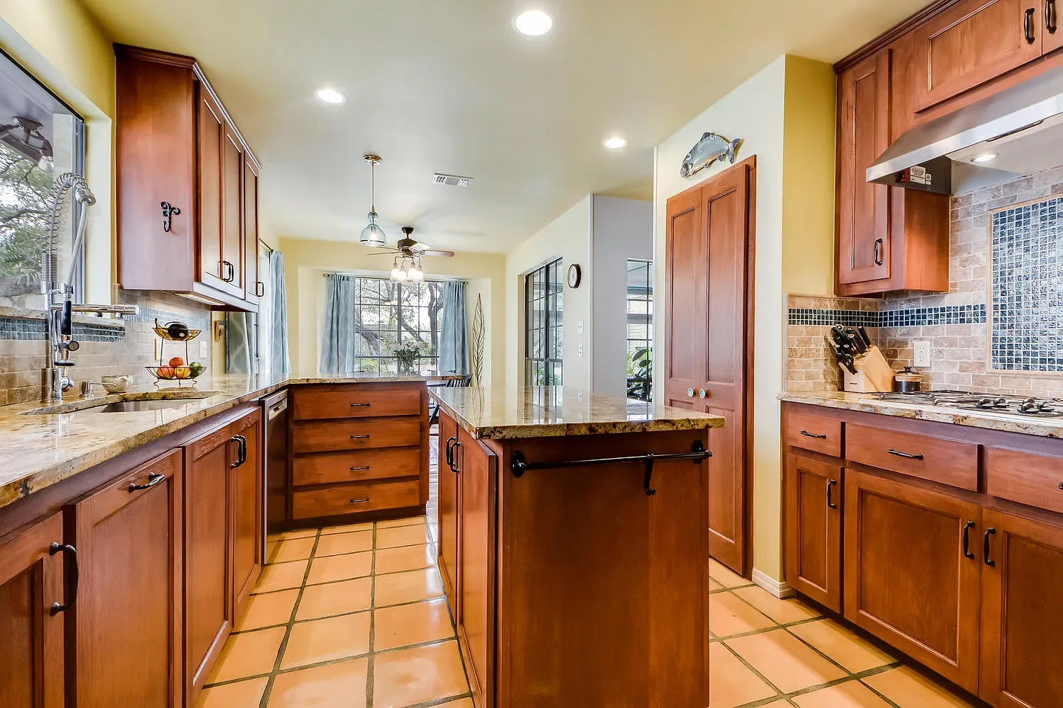 Kitchen Before.webp