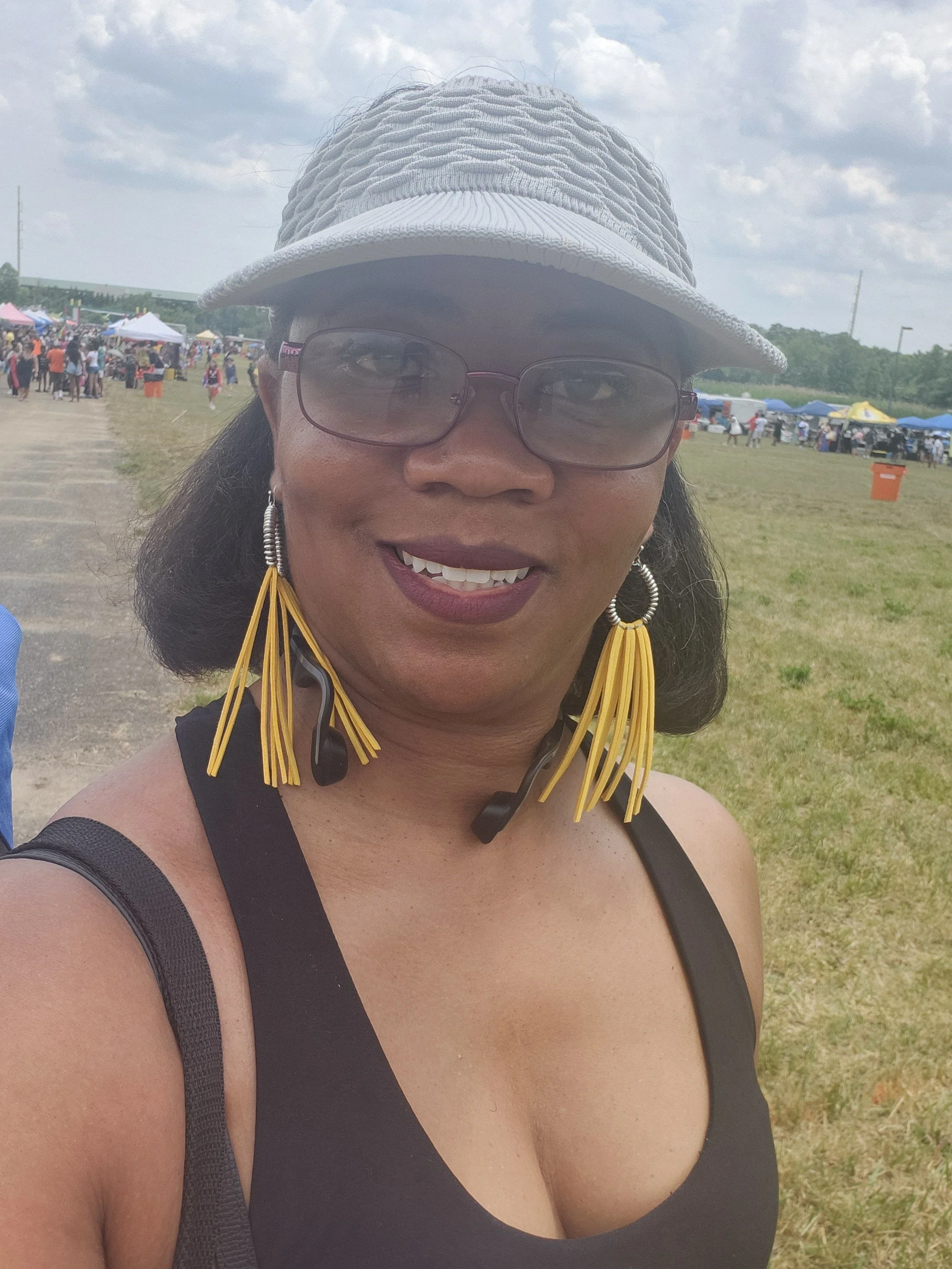 Large Knit Sun Visor