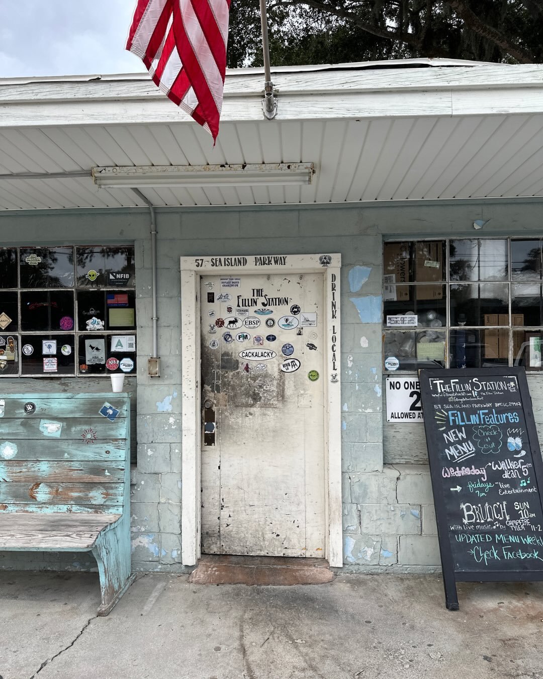 Spring things&hellip;

Swapping jackets for flip flops🩴

Sunshine☀️

Color 🌈

Flowers (and pollen) 🌺

First boat ride of the year🚤

My badass new bike basket 🚲

Spring cleaning + organizing 🤩