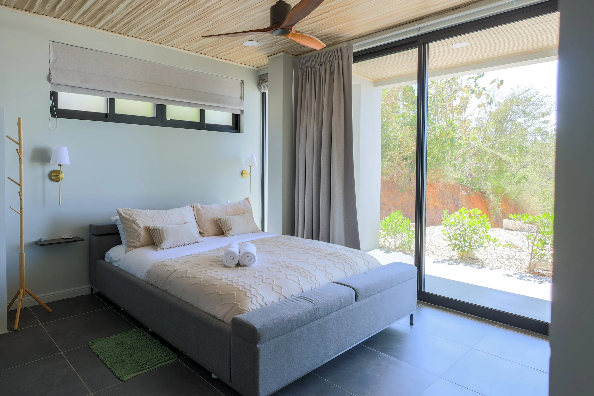 luxury-villa-bedroom-king-bed-solindo-costa-rica.jpg