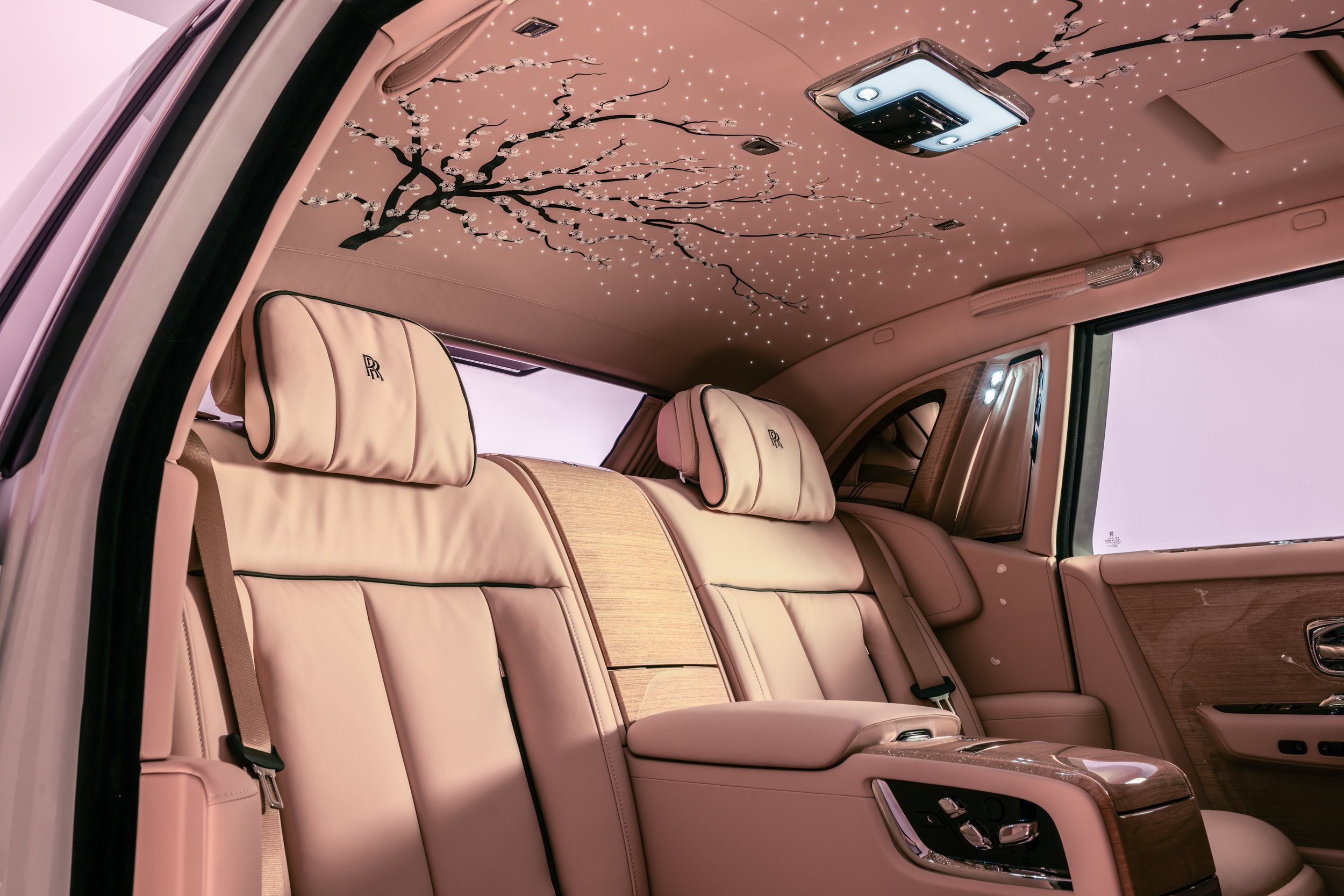 Rolls-Royce Presents Stunning Phantom Cherry Blossom