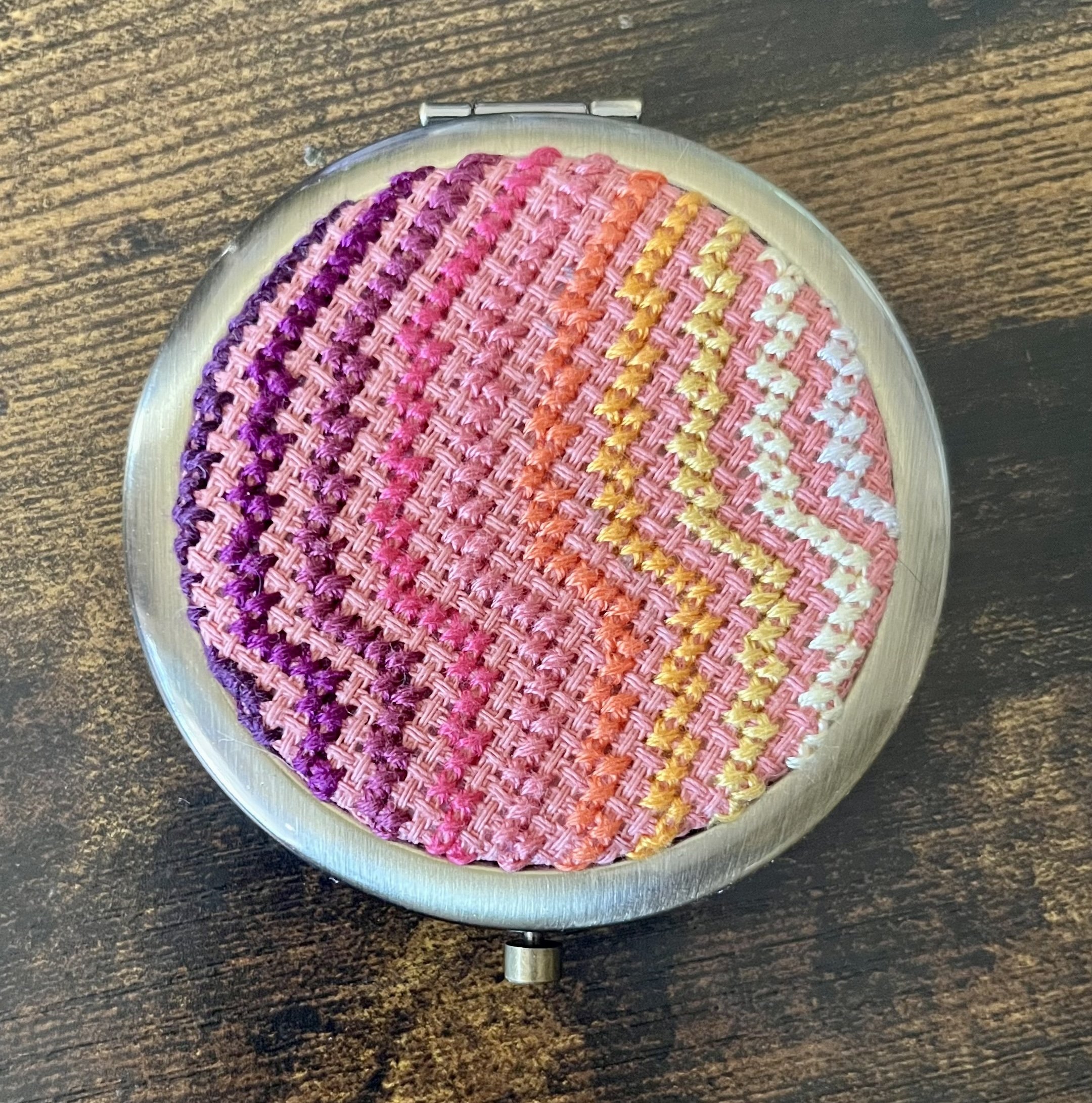 Rainbow Wave Compact MIrror