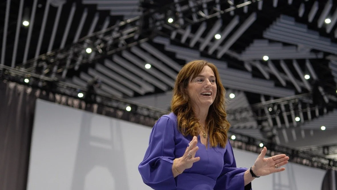 What to Look for When Hiring a  Keynote Speaker