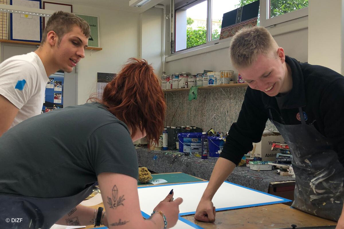 Farbe trifft Geschichte, erschafft Neues: Maler-Workshop in Dresden