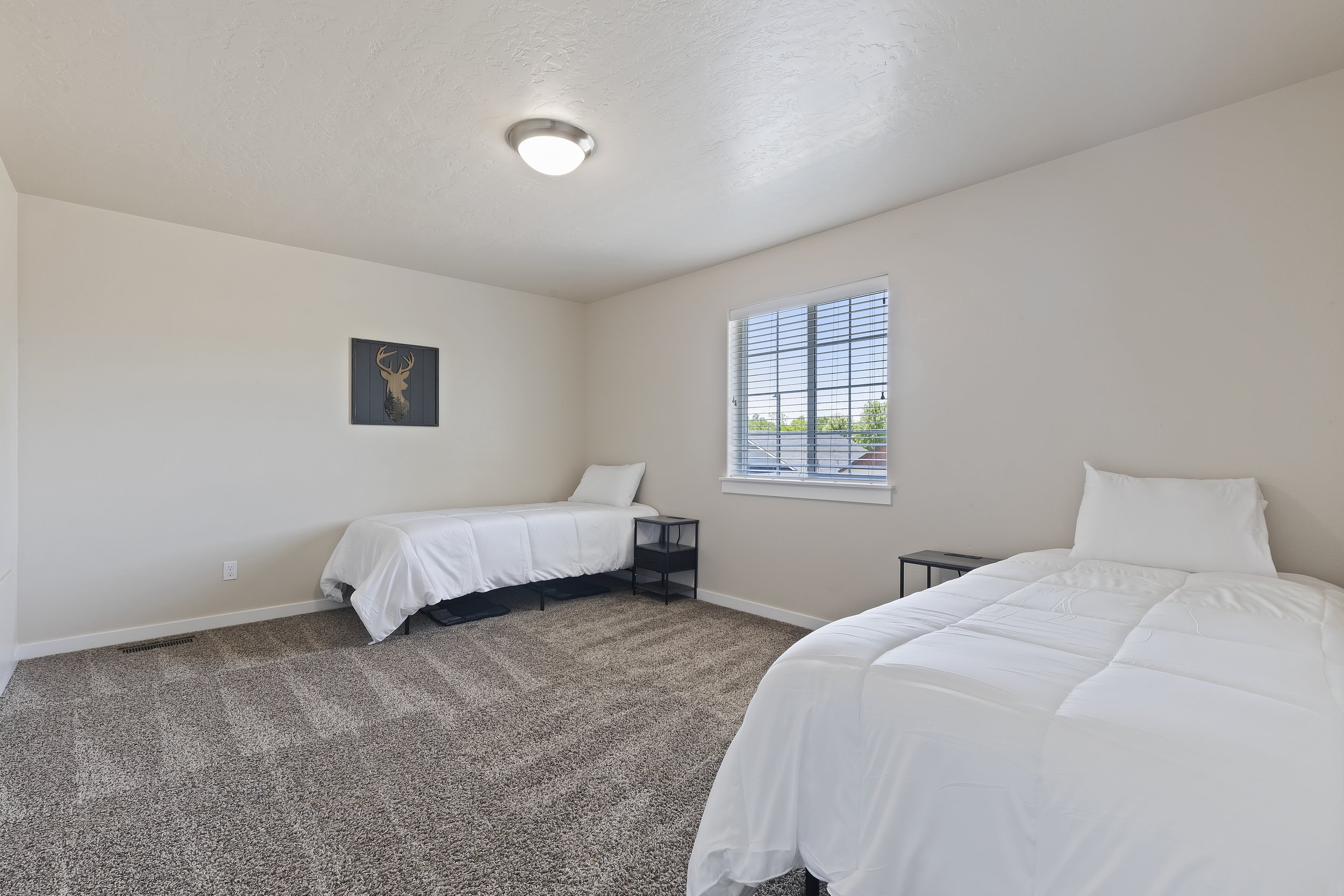 20-Bedroom.jpg