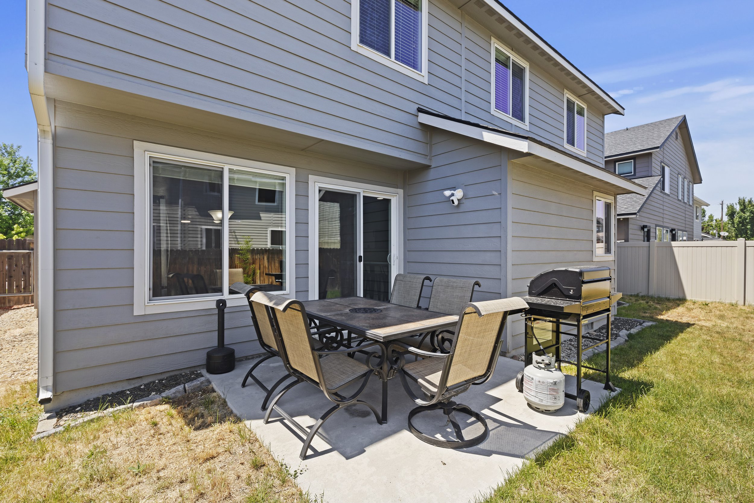 34-Backyard.jpg