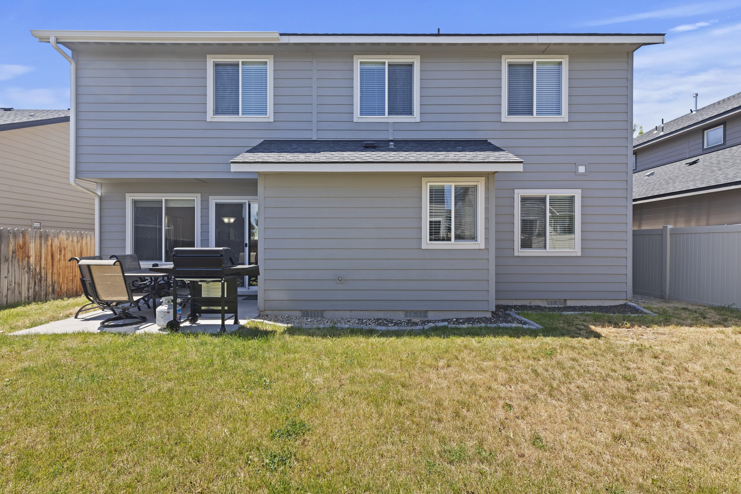 32-Backyard.jpg