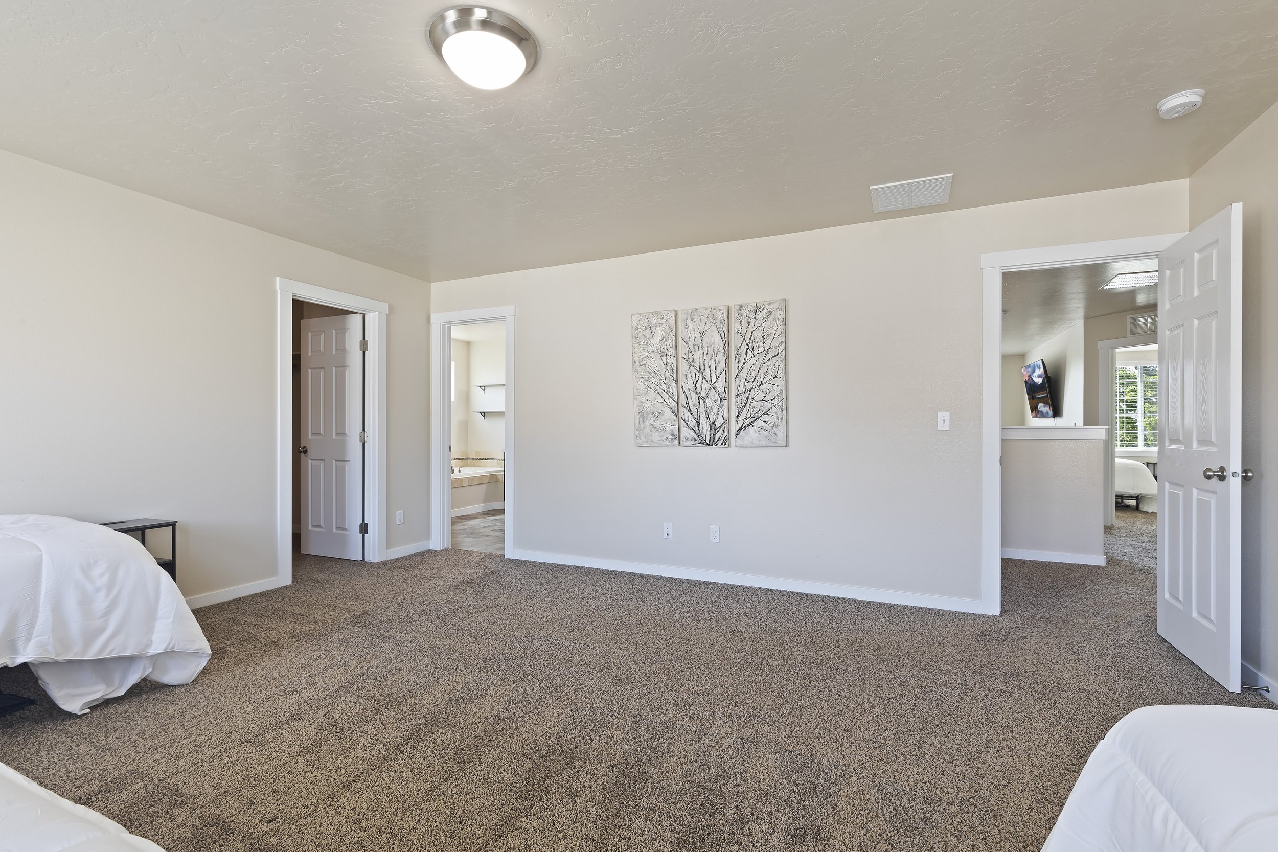 19-Bedroom.jpg