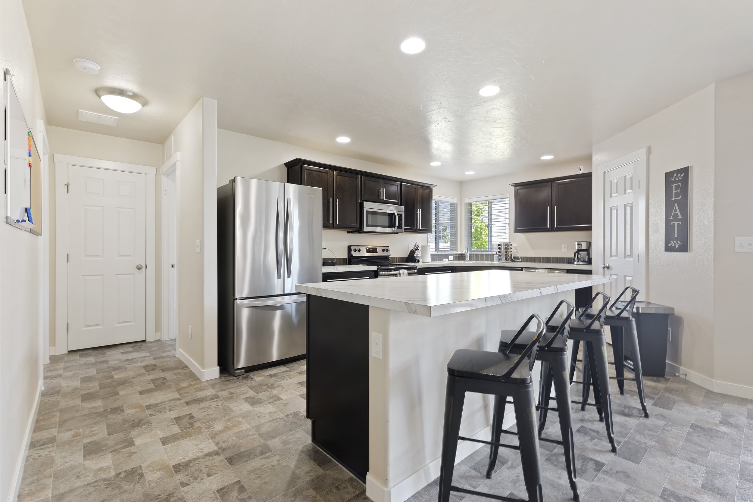 12-Kitchen.jpg