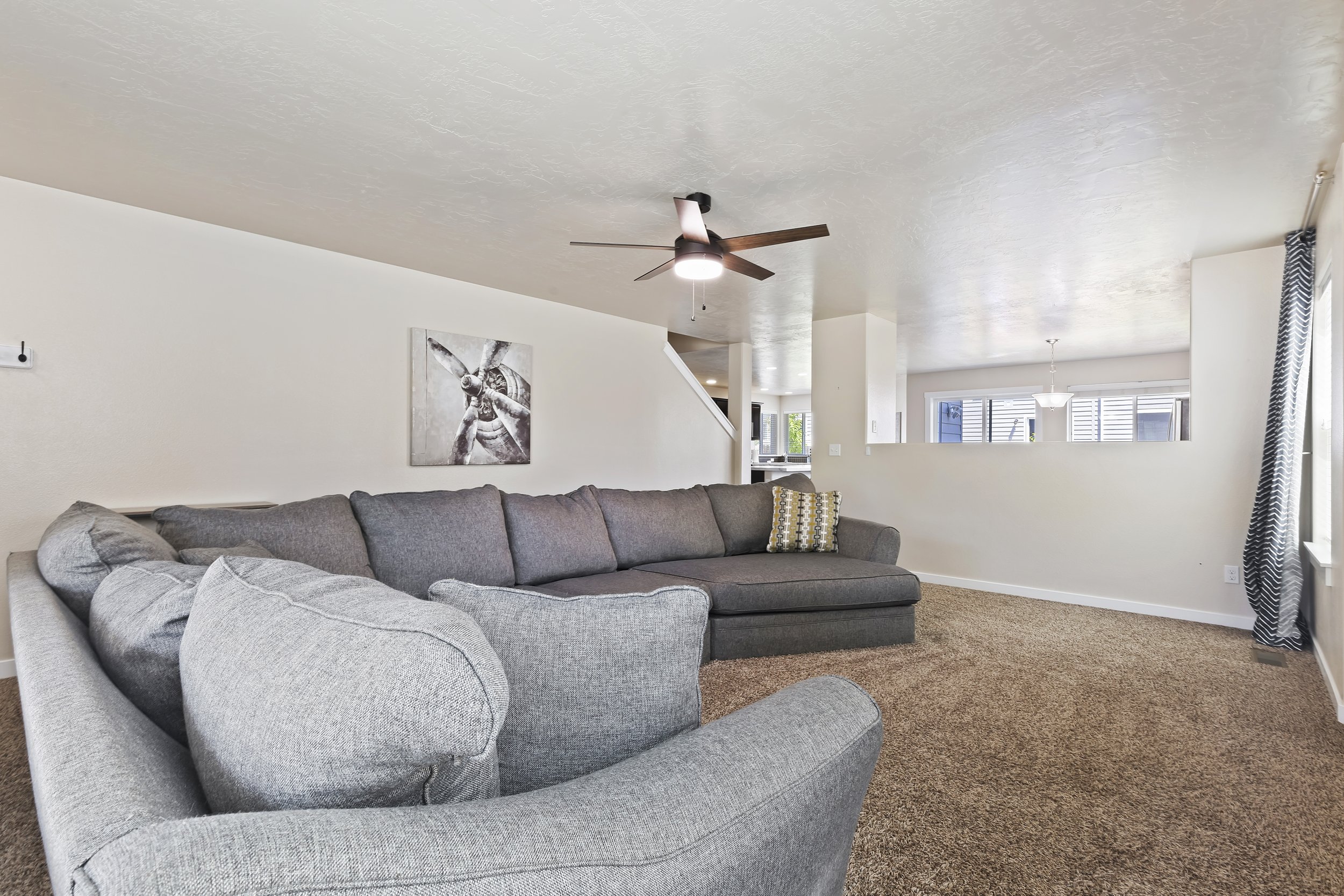 08-Living Room.jpg