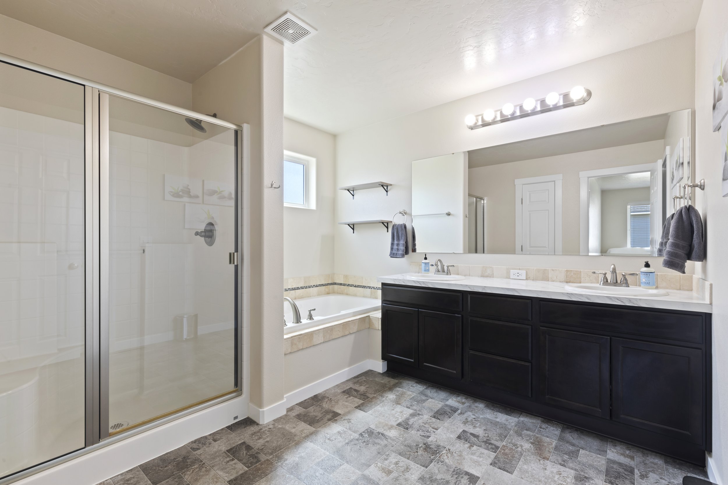 22-Bathroom.jpg
