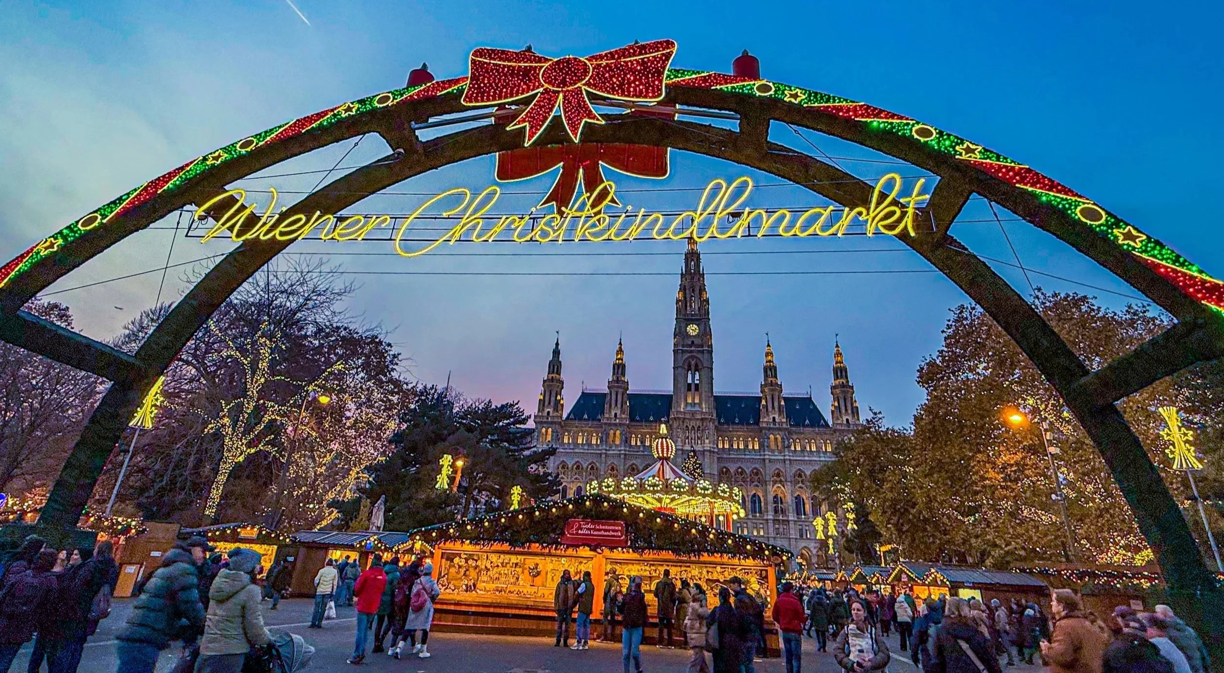 ‘Tis the Season to Stack: How to Turn Holiday Shopping Into Travel Rewards
