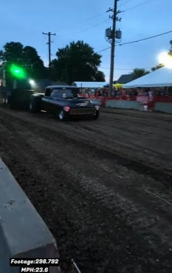 Elkhart,Iowa. Pull-video
