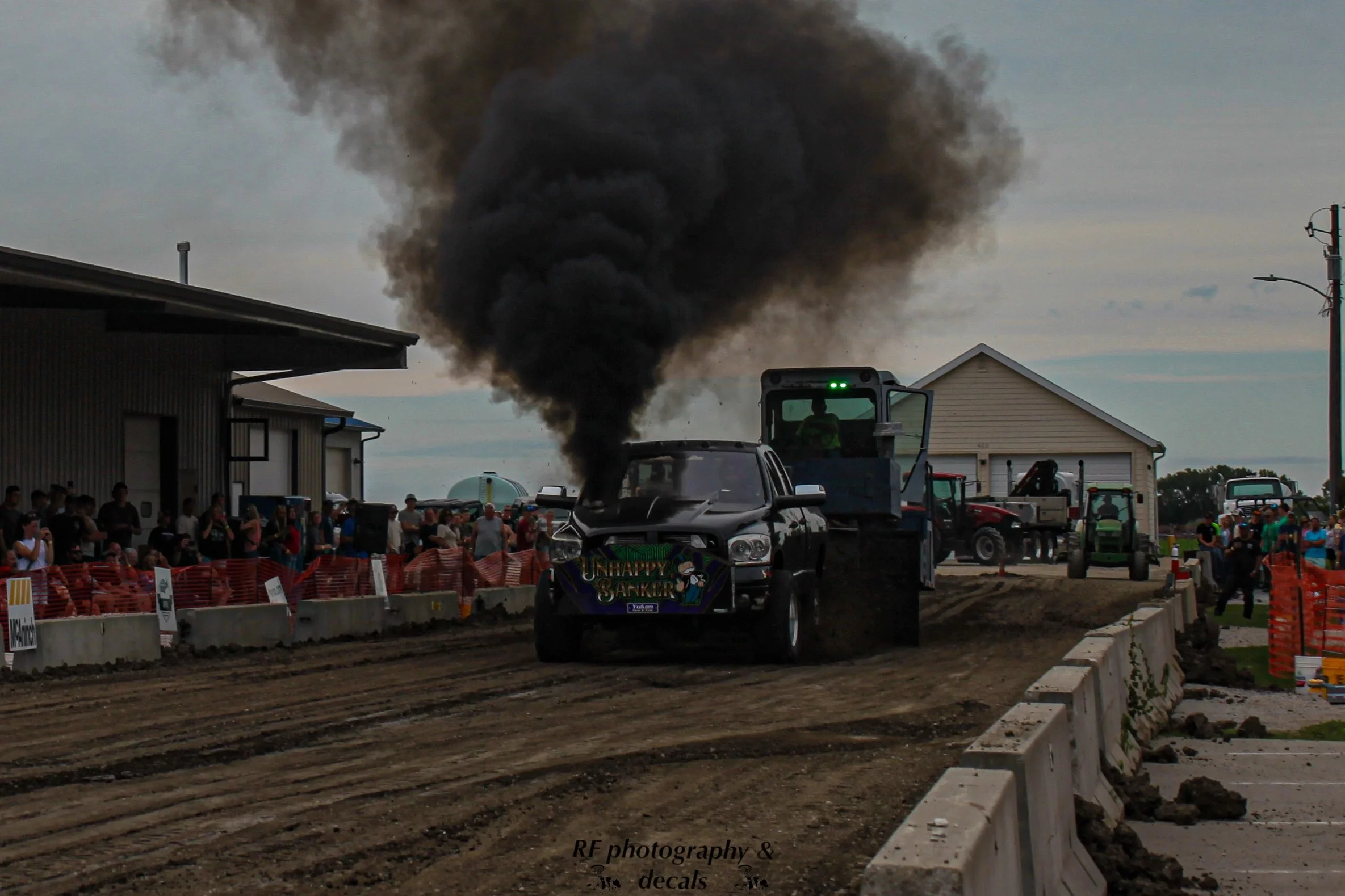 Elkhart,Iowa. Pull-picture