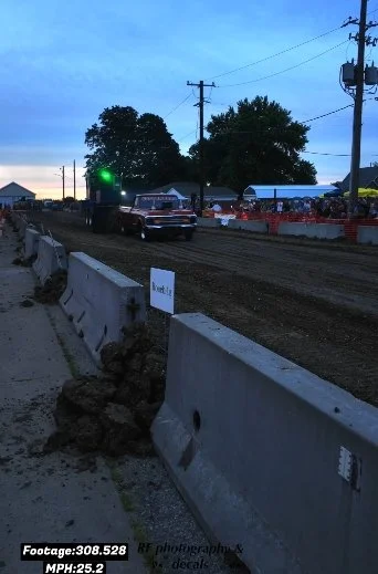 Elkhart,Iowa. Pull-video