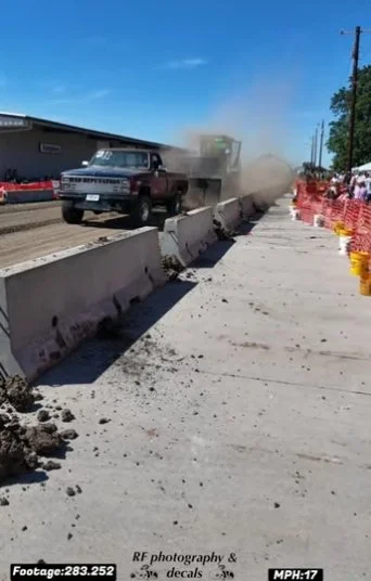 Elkhart,Iowa pull-video
