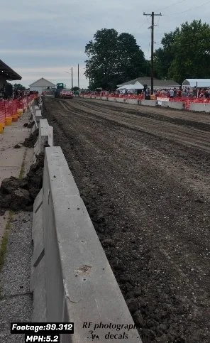 Elkhart,Iowa. Pull-video