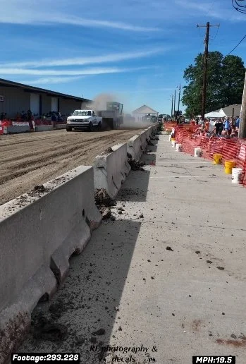Elkhart,Iowa pull-video