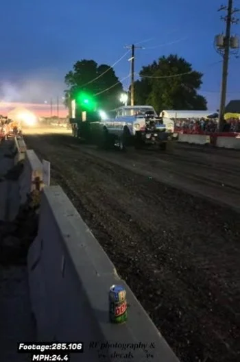 White Lightning. Pull-video