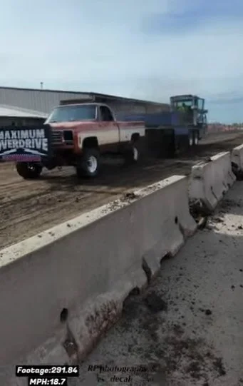 Elkhart,Iowa pull-video