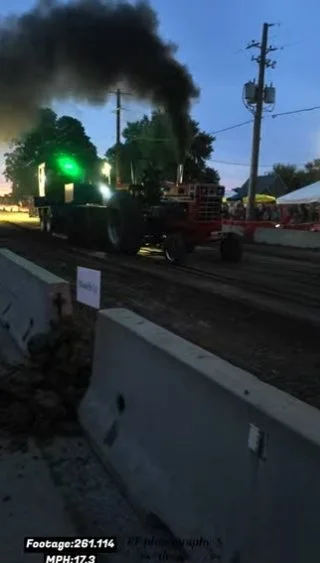 Elkhart,Iowa. Pull-video