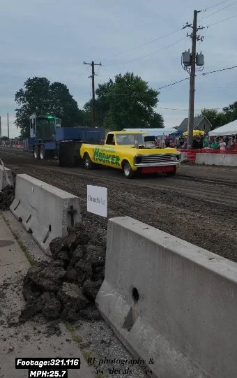 Elkhart,Iowa. Pull-video