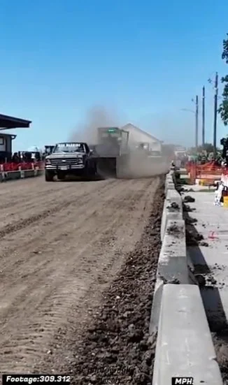Elkhart,Iowa pull-video