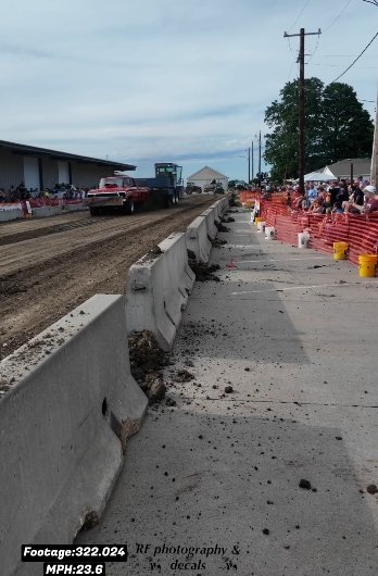 Elkhart,Iowa pull-video