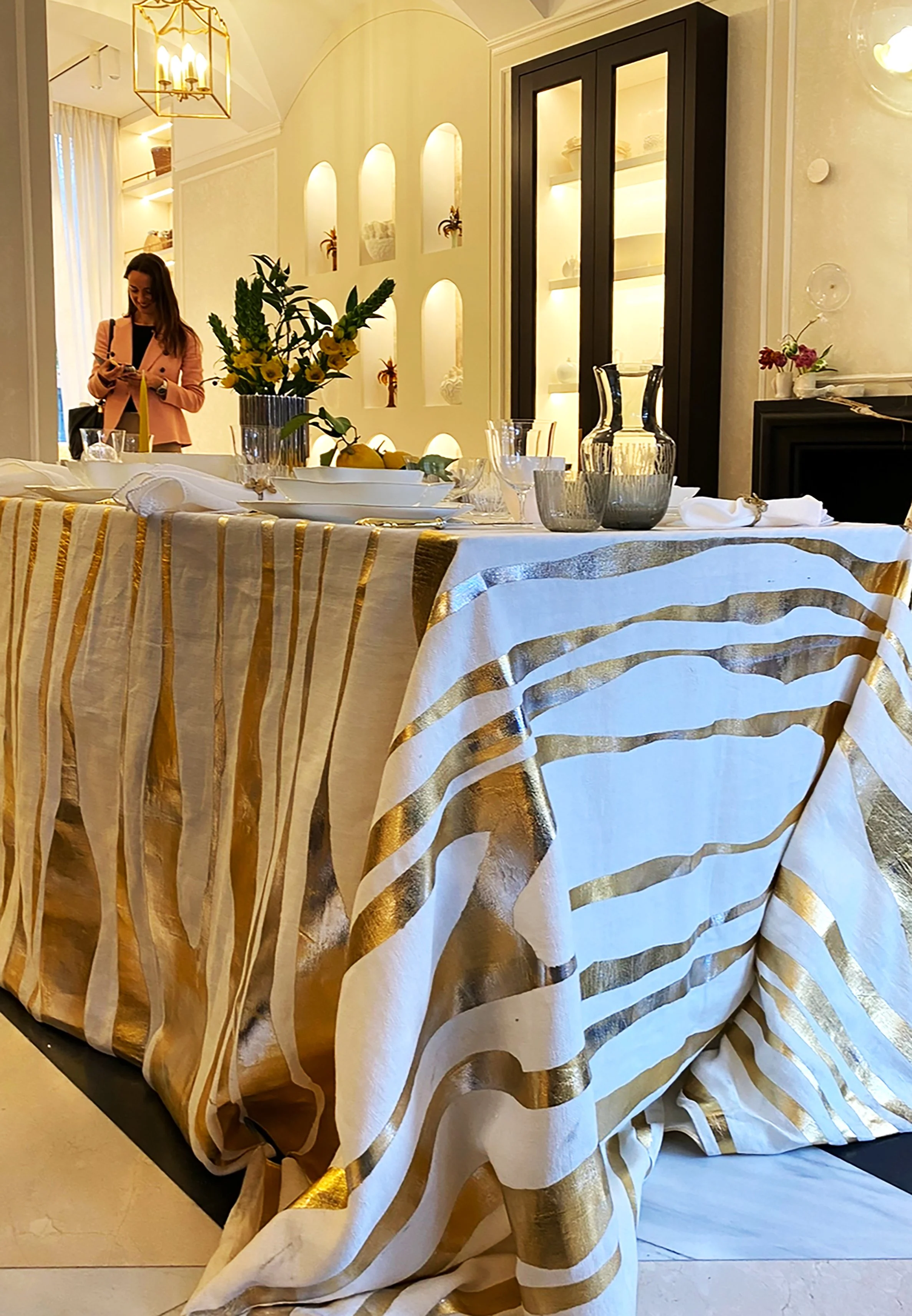 GOLDEN METALLIC COLLECTION TABLECLOTH  (1).jpg