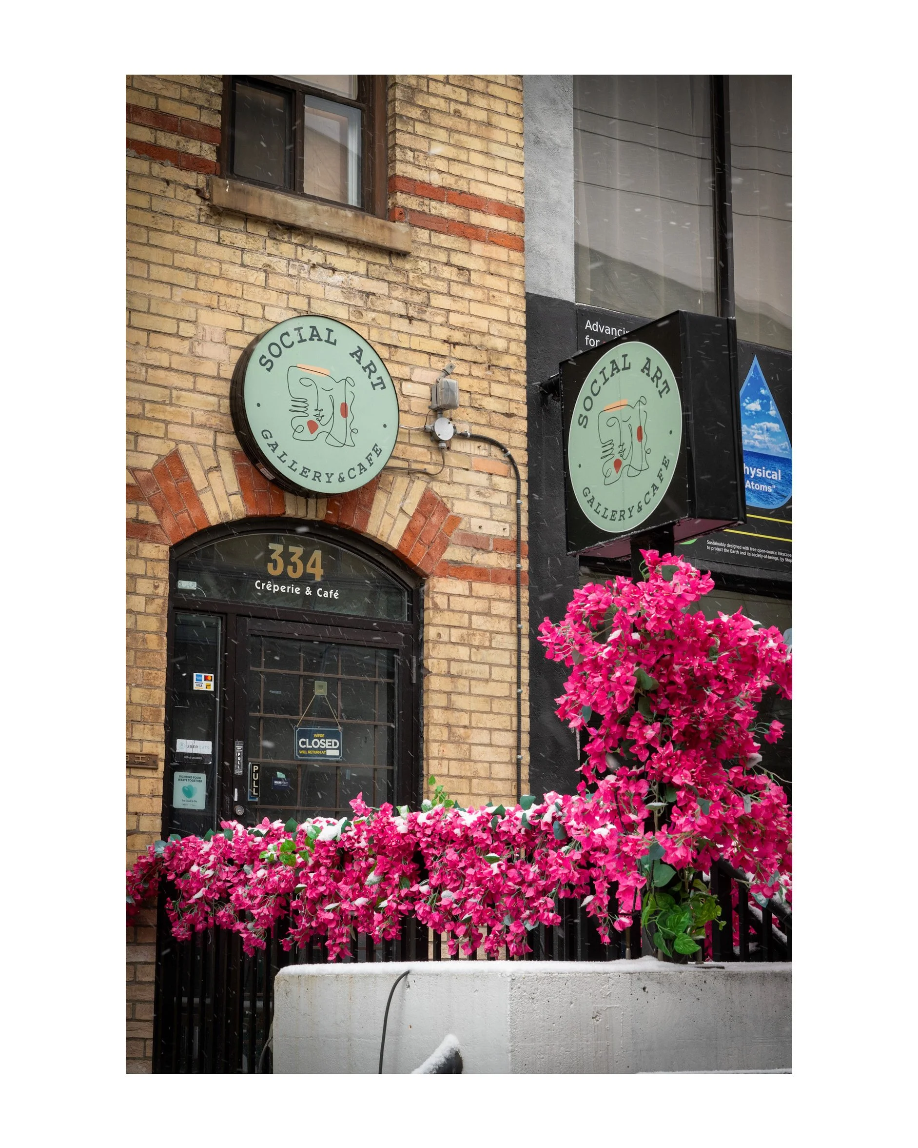 Social Art Gallery & Cafe