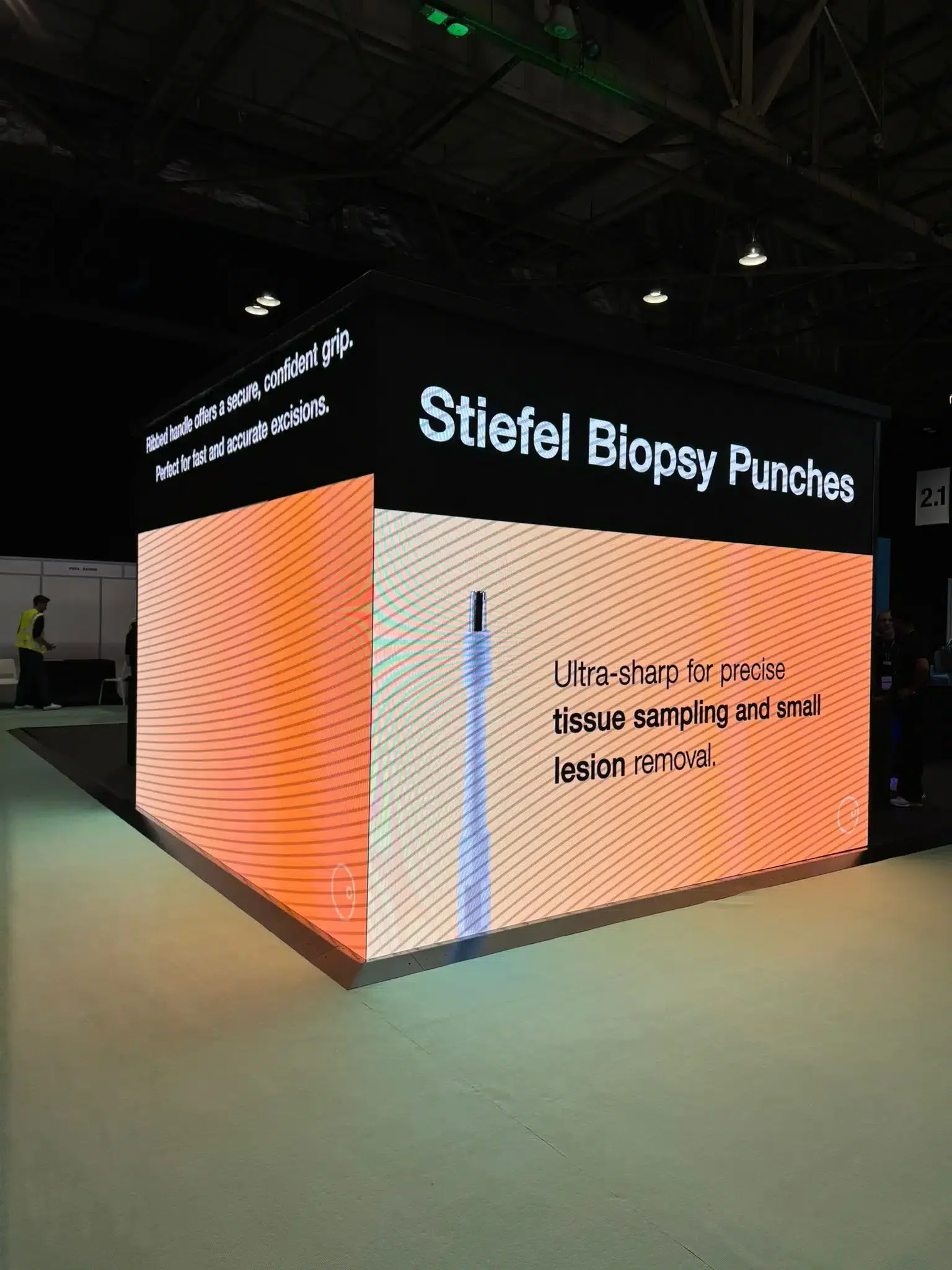 Edge-LED-Screen.webp