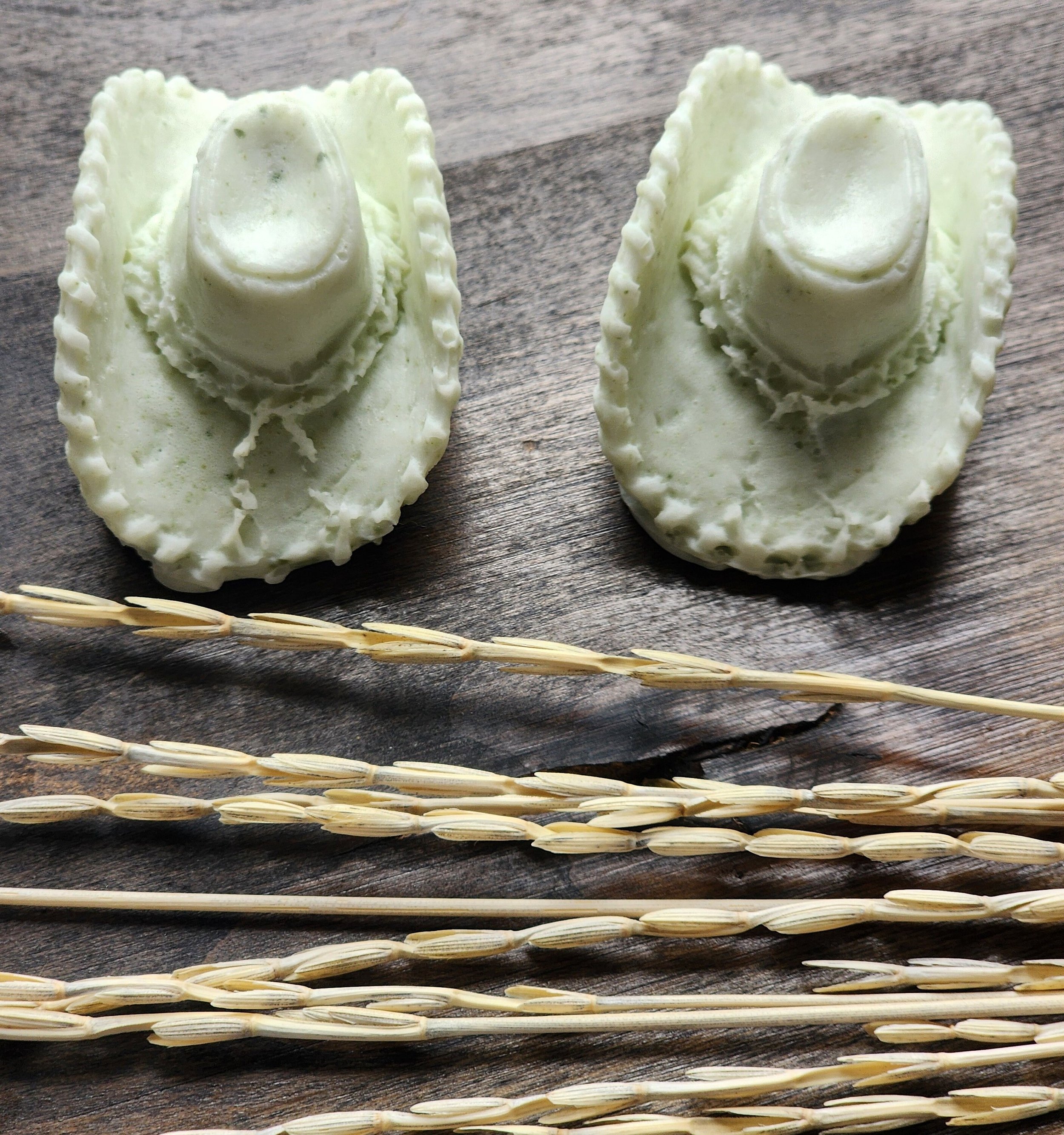 https://i.etsystatic.com/20711128/r/il/8a70db/6079793601/il_fullxfull.6079793601_d5pf.jpg