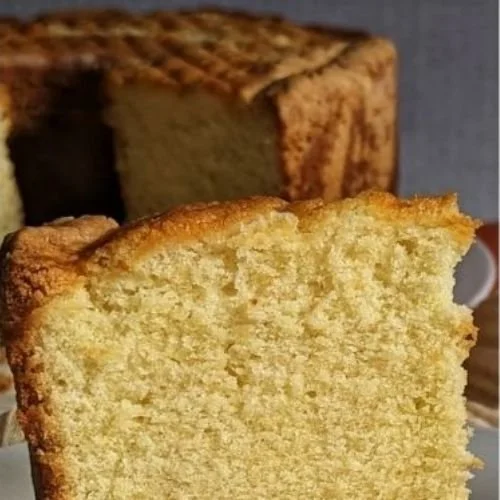 Delicious homemade cake with creamy frosting—perfect for birthdays, weddings, and special occasions at A Matter of Cake in Fort Washington, MD.