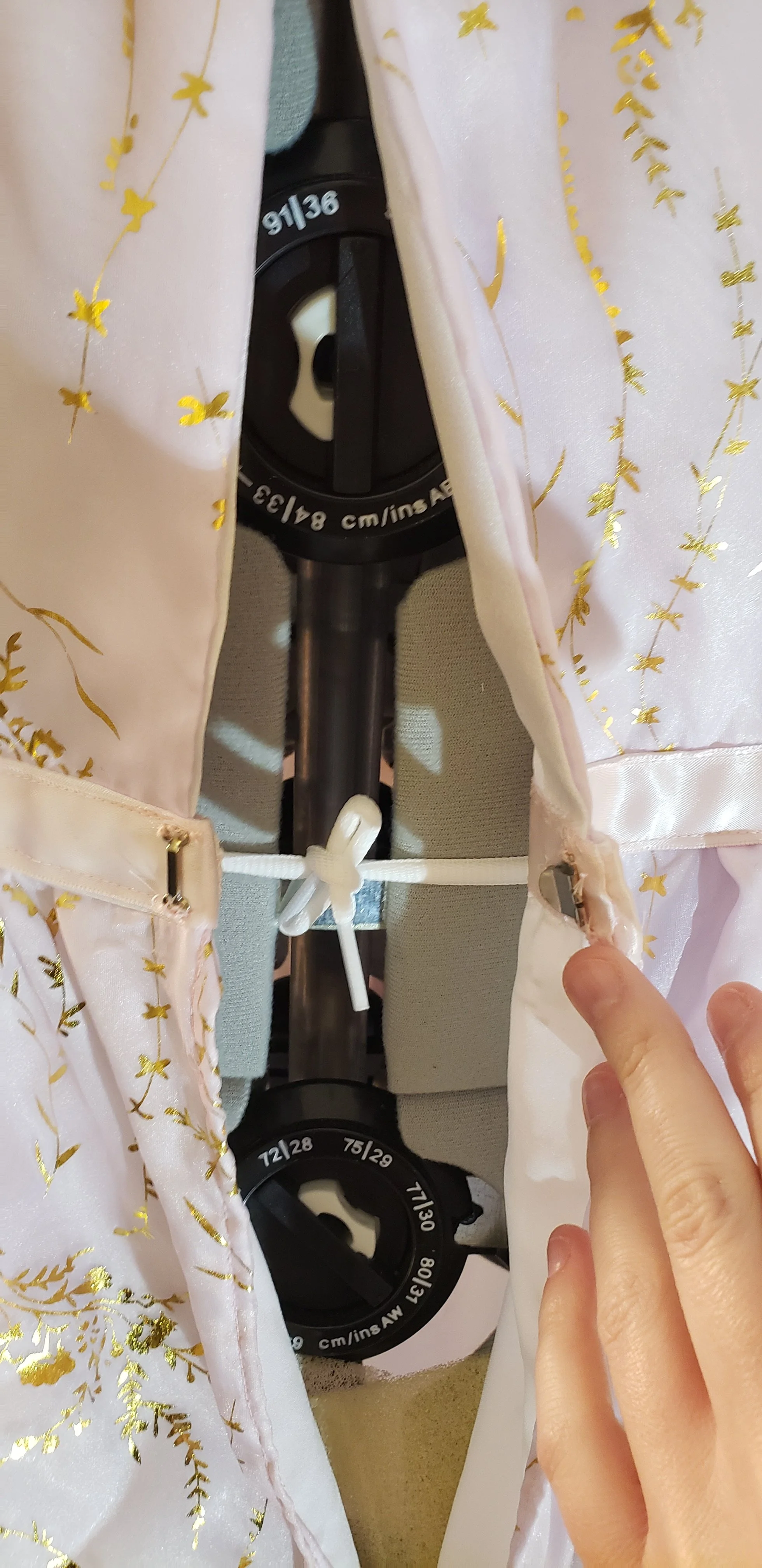 close-up of the lower closure